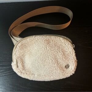 Lululemon cross body